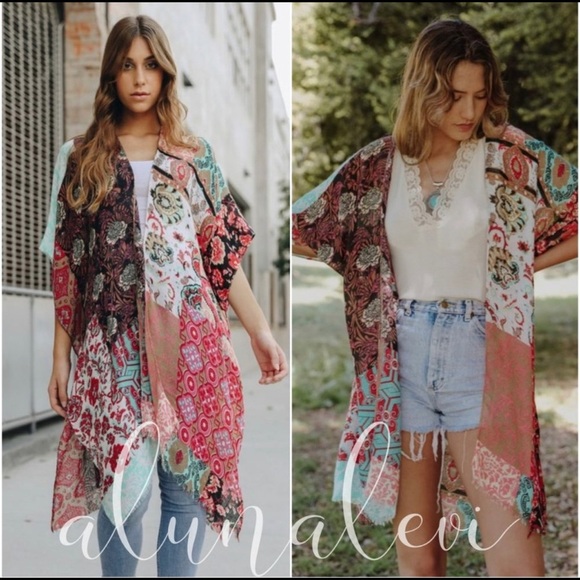 Floral Patch Lightweight Kimono/Ready for Spring! - Picture 2 of 6